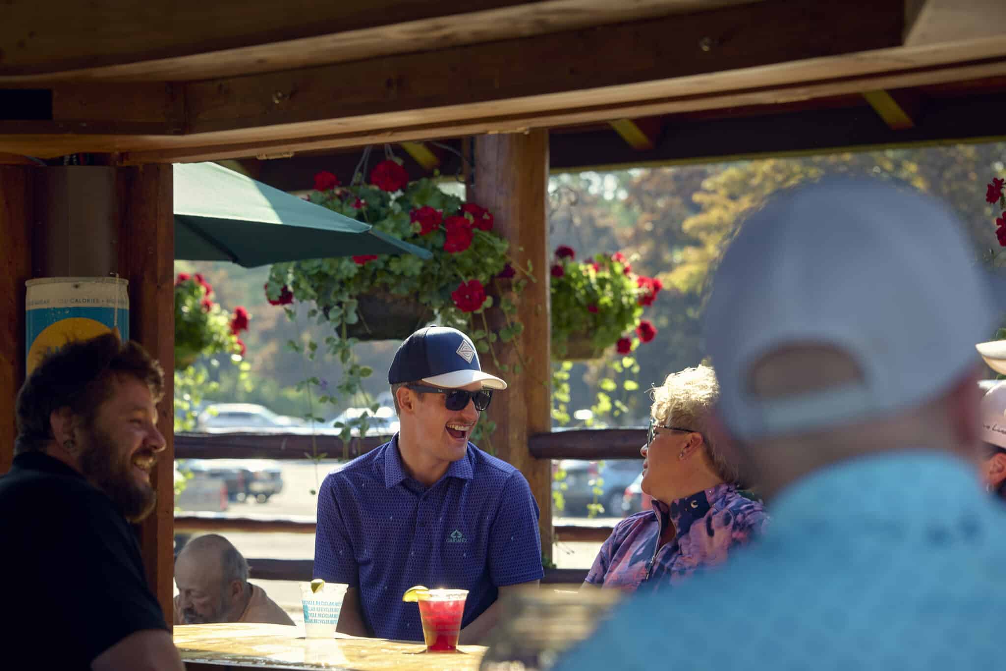 GR2023 Garland TikiBar 01 scaled