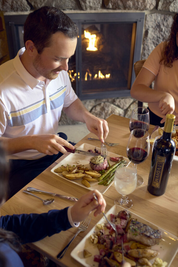 GR2023 Garland Dining 02